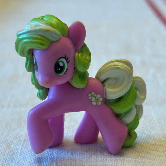 My Little Pony Lot of 5 Collectible Mini-Figures Kids Toys Gifts - Picture 9 of 10